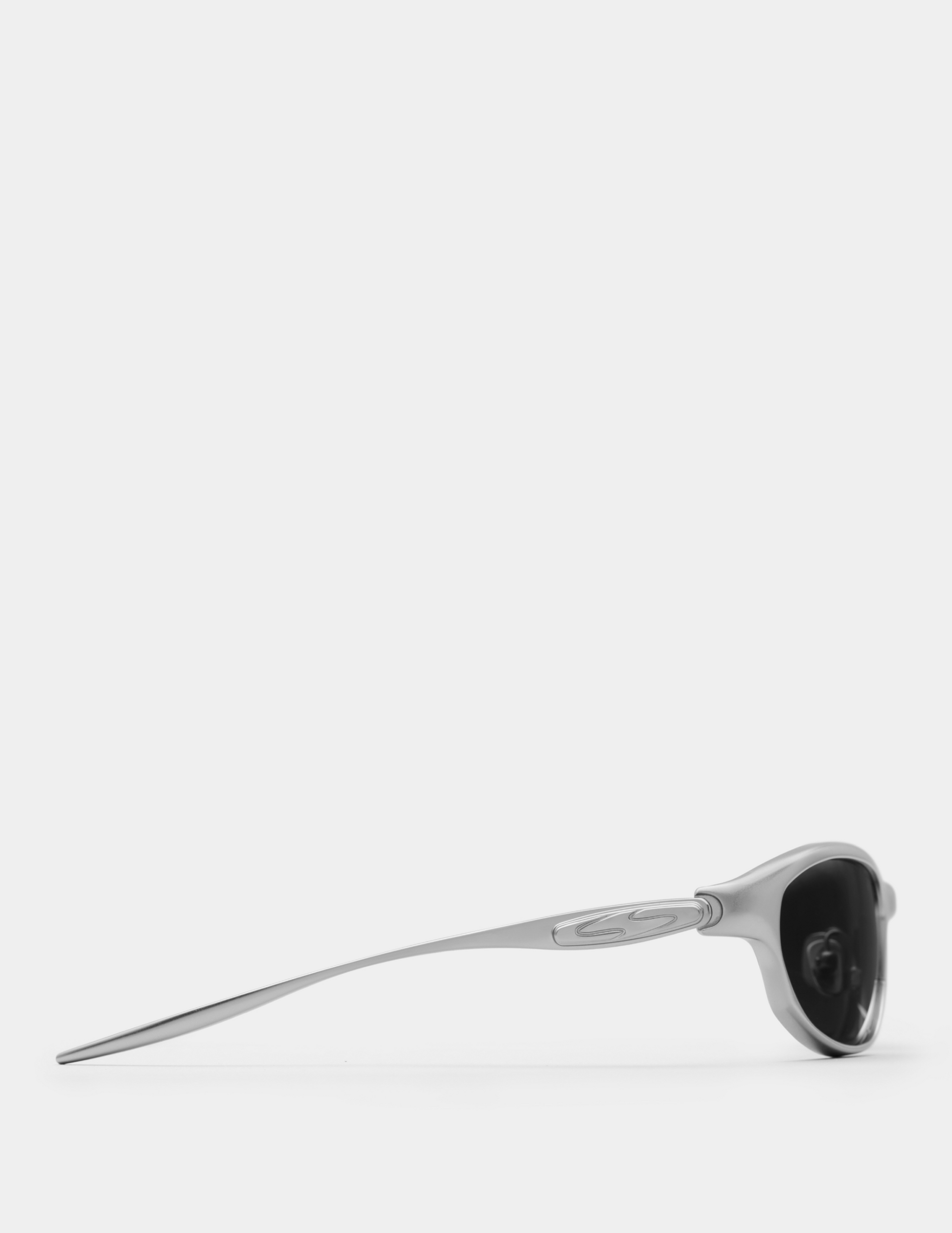 Silver-Black-3