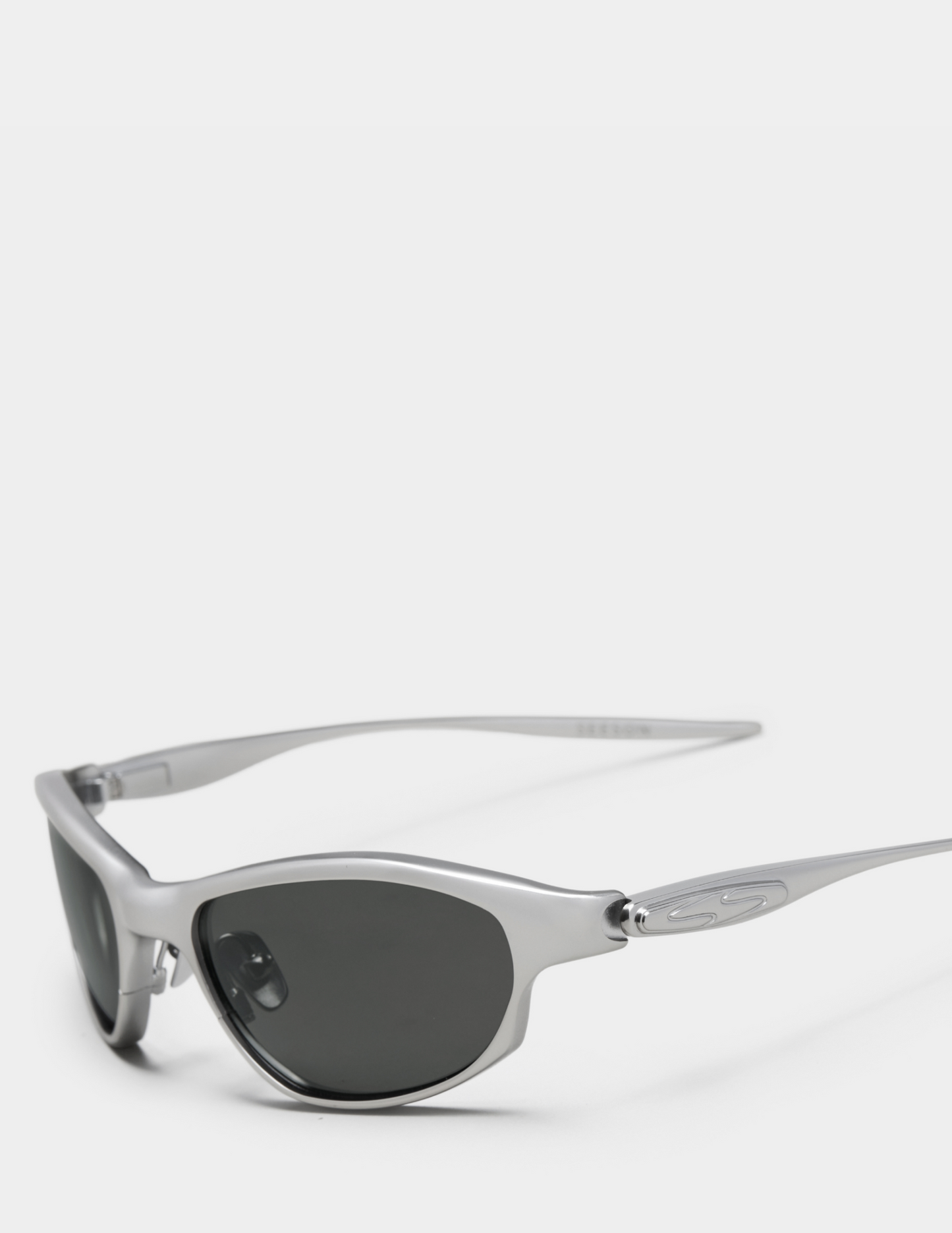 Silver-Black-4